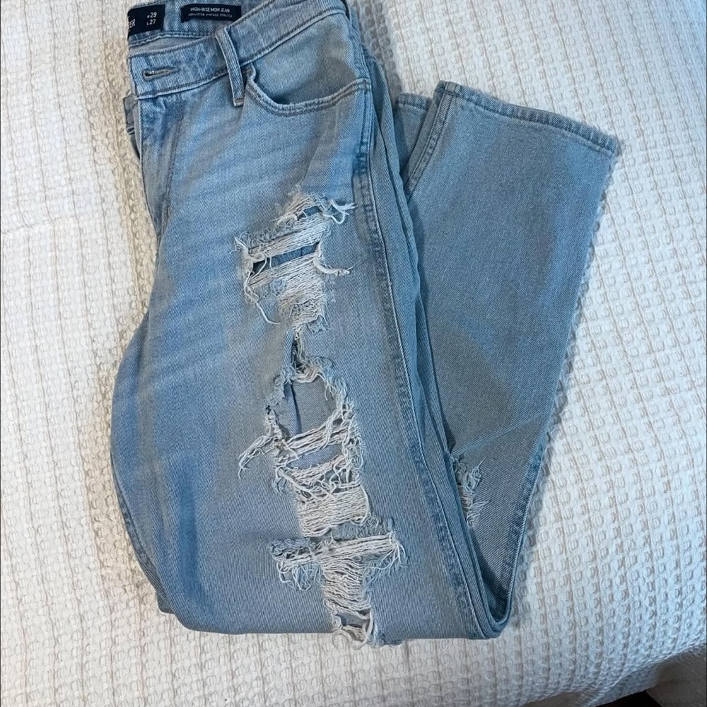 Hollister Distressed High-Rise Mom Jean | 9/29